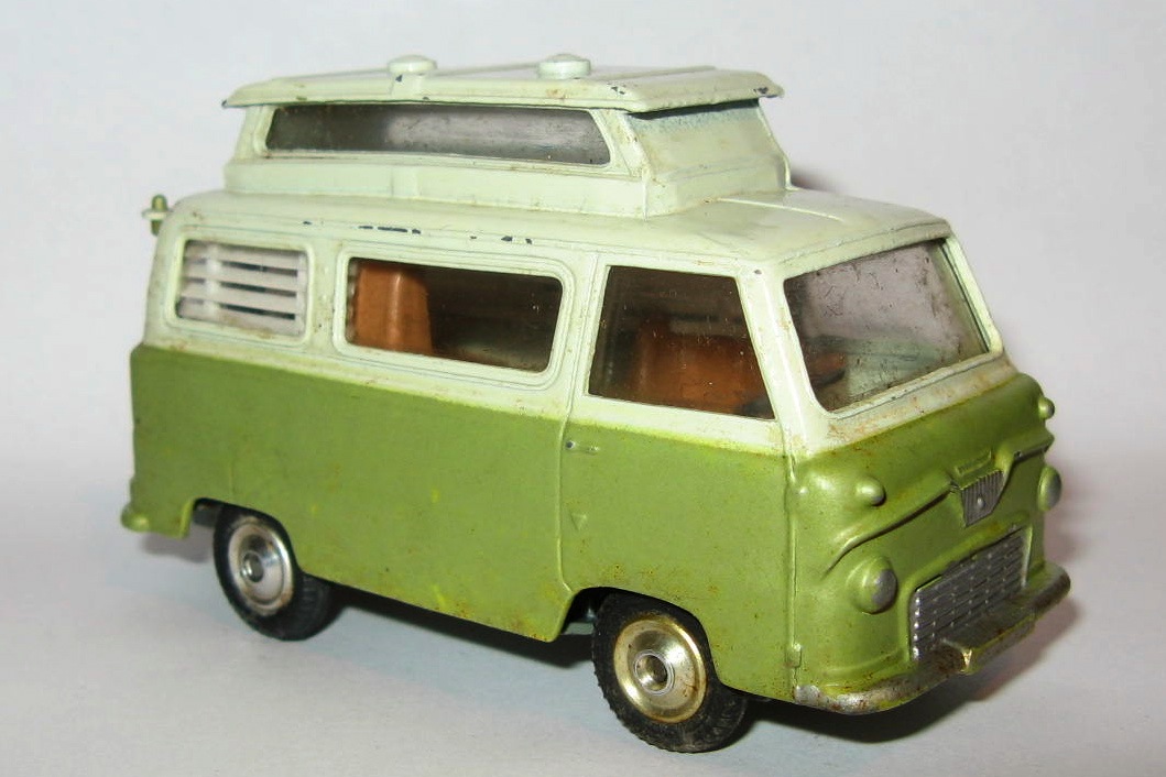 420 FORD AIRBORNE CARAVAN.jpg